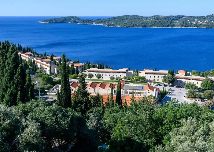 Apartment Mario - Veliki Stan Za Odmor - Terasa- Vrt - Bazen - Pogled More, Izoliran
