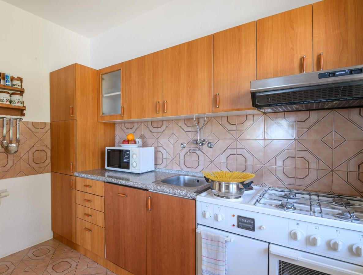 Mario - Veliki Stan Za Odmor - Terasa- Vrt - Bazen - Pogled More, Izoliran Apartment