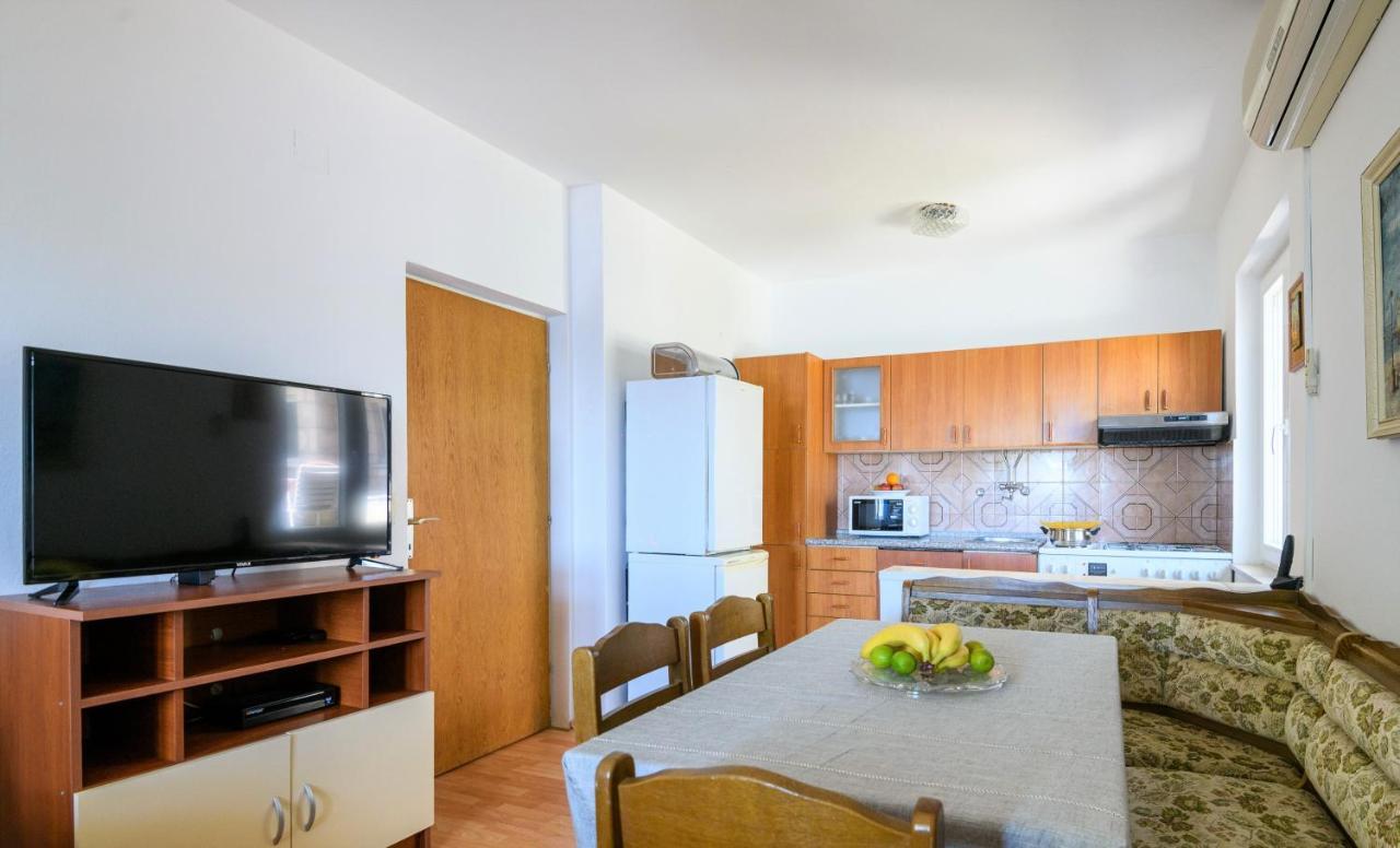 Mario - Veliki Stan Za Odmor - Terasa- Vrt - Bazen - Pogled More, Izoliran Apartment