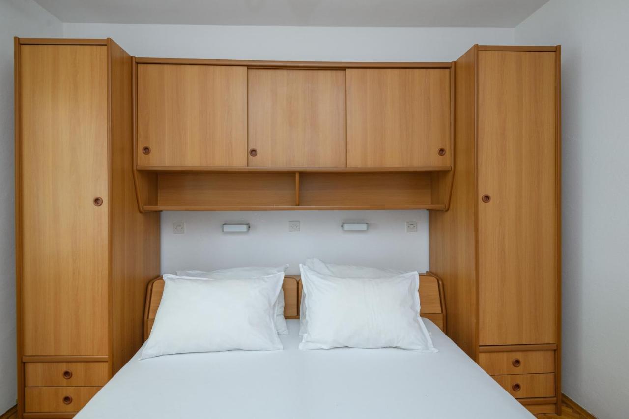 Mario - Veliki Stan Za Odmor - Terasa- Vrt - Bazen - Pogled More, Izoliran Apartment Orasac