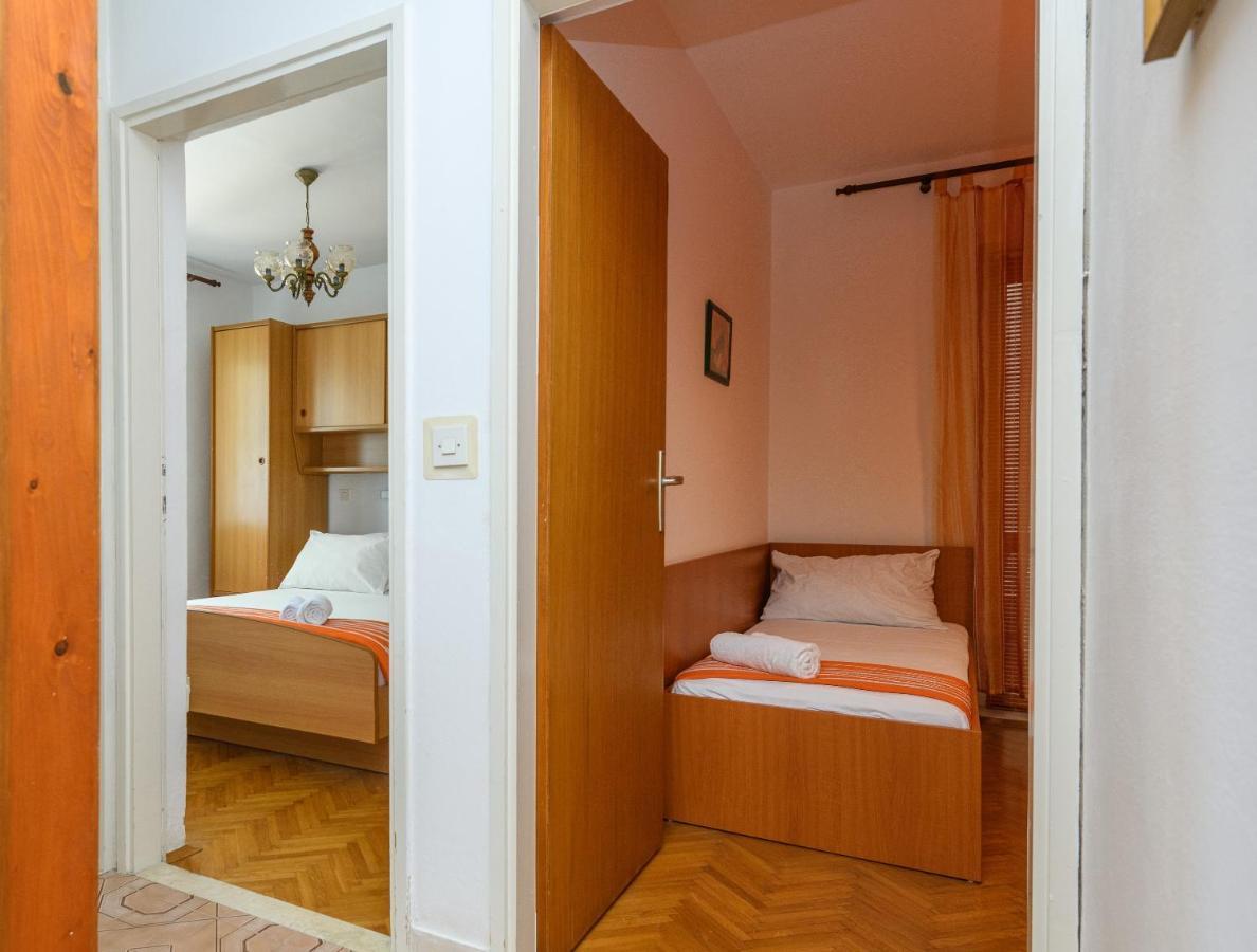 Mario - Veliki Stan Za Odmor - Terasa- Vrt - Bazen - Pogled More, Izoliran