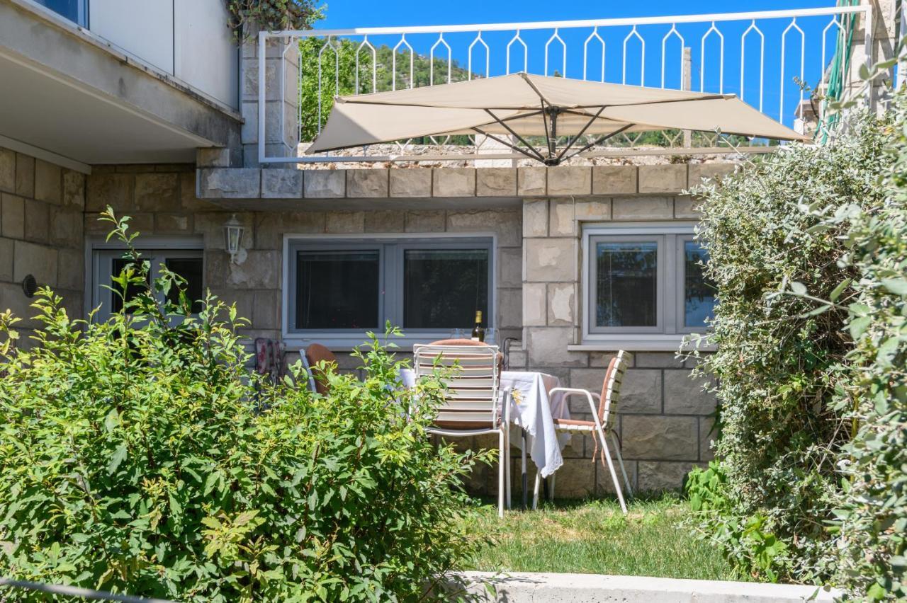Mario - Veliki Stan Za Odmor - Terasa- Vrt - Bazen - Pogled More, Izoliran Apartment