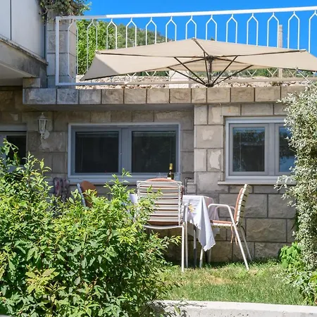 Apartment Mario - Veliki Stan Za Odmor - Terasa- Vrt - Bazen - Pogled More, Izoliran Orasac Exterior photo